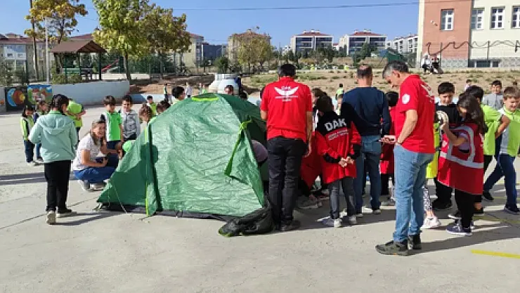 DAK İlkokul Öğrencilerine Afet Bilinci Eğitimi Verdi