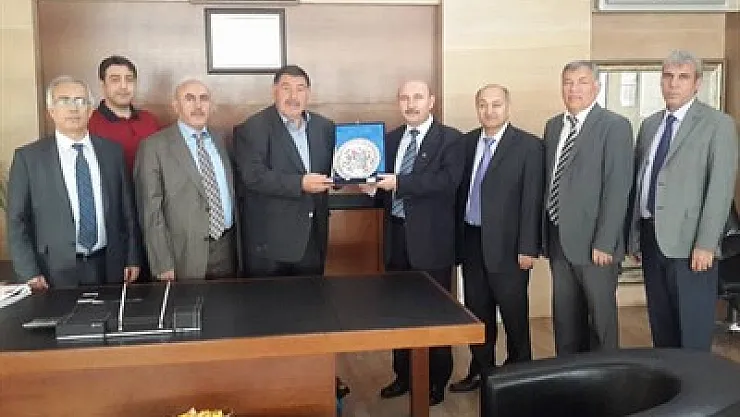 Defterdarlık'tan Bekir Şapçı'ya plaket – Kocatepe Gazetesi