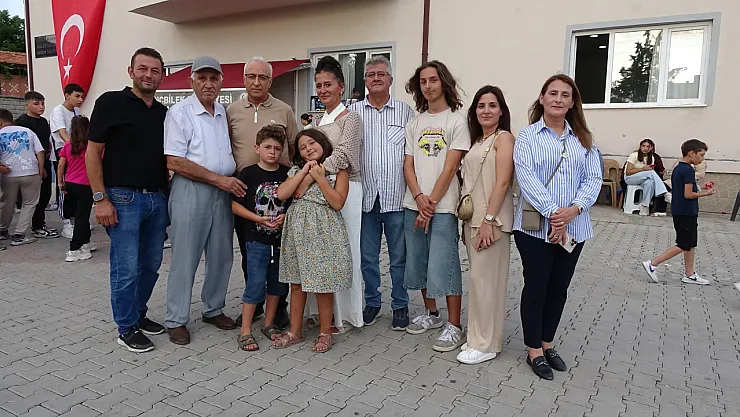 Demirbilekli Çocuklara Almanya'dan Sürpriz Oyuncak Yağmuru