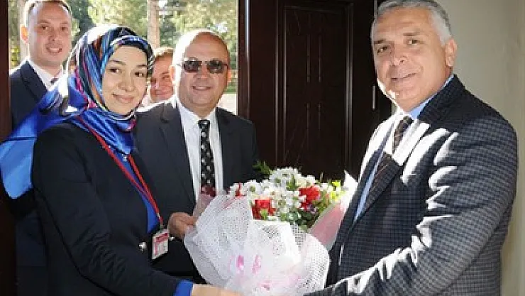 “Demokrasi aşağı vatandaşlarımız kendilerini silahlara siper etti”