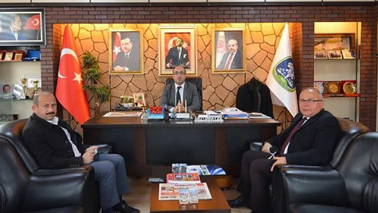 Dereci Çöl ile istişare etti