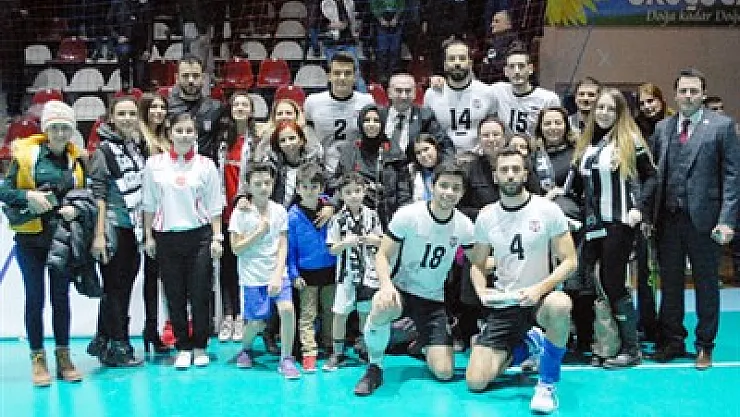 Dernek takımı yalnız bırakmadı – Kocatepe Gazetesi