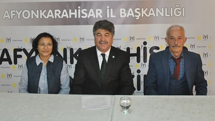 'Deve üzerinde poz vermek yerine üretenin eline yapışın'