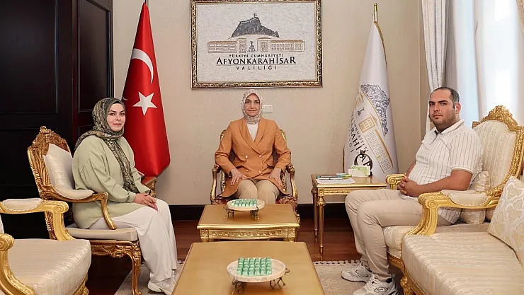 Devlet Ana, Şehit Ailesiyle Makamında Görüştü