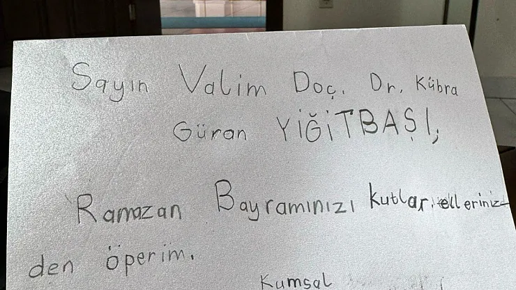 Devlet Ana'ya Malatya'lı Miniklerden Bayram Tebriği