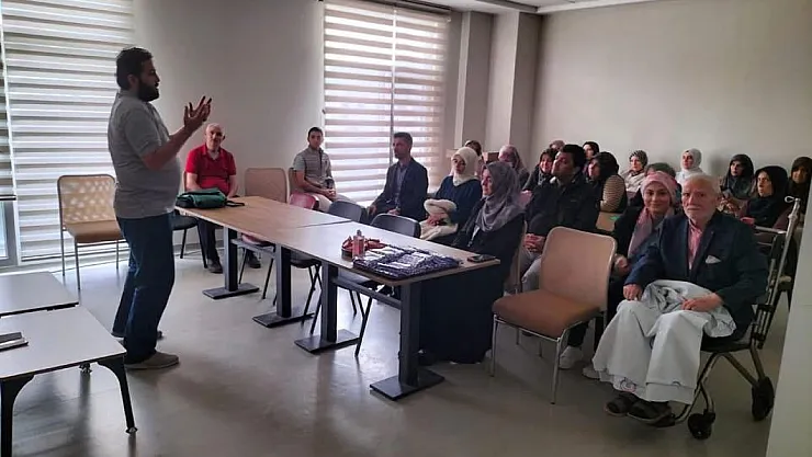 Din Adamları Kadir Gecesinde Hastalara Moral Verdi