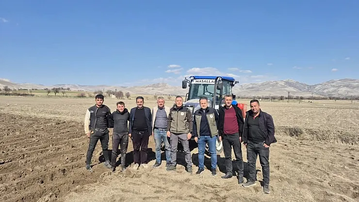 Dinar'da Yazlık Patates Ekimi Başladı