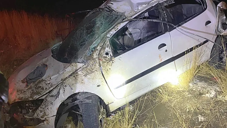 Domaniç'te Takla Atan Otomobilde 3 Kişi Yaralandı