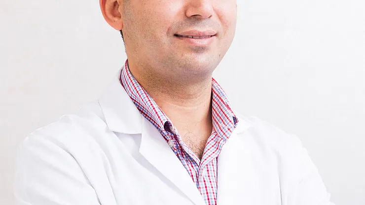 Dr. Oflu göz kusurlarını anlattı