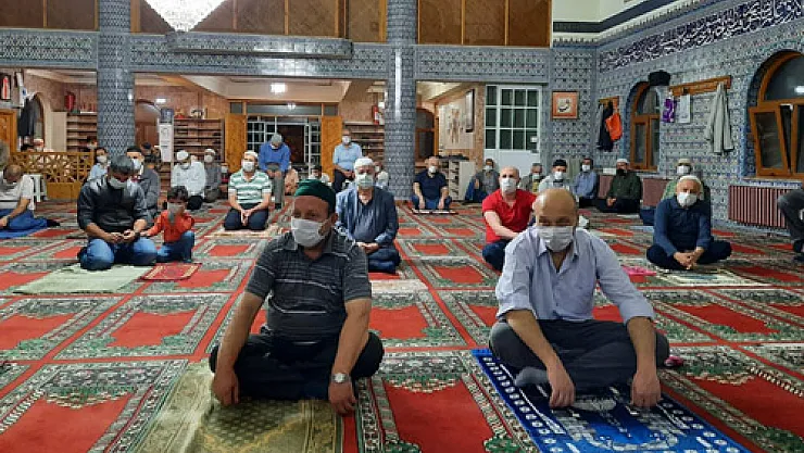 Dumlupınar Camii'nde Kur’an ziyafeti