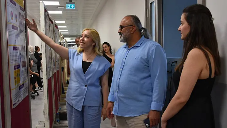 Eczacı Adaylarının Poster Sunumları Beğenildi