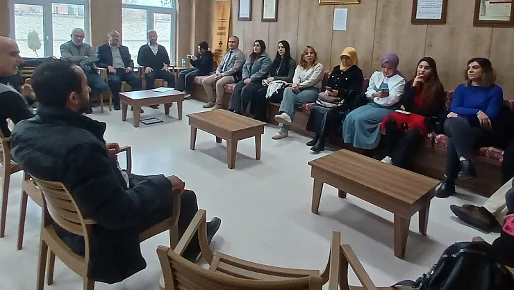 Edebiyat Akademisi Etkinlikleri Sürüyor