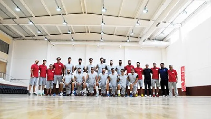 Efeler'in adı Afyon Belediye YÜNTAŞ Voleybol oldu