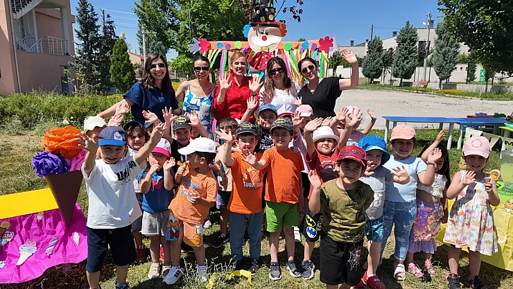 Eğitim-öğretim Yılına Dondurma Şenliğiyle Veda Ettiler