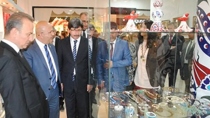 El emekleri Park Afyon’da sergileniyor