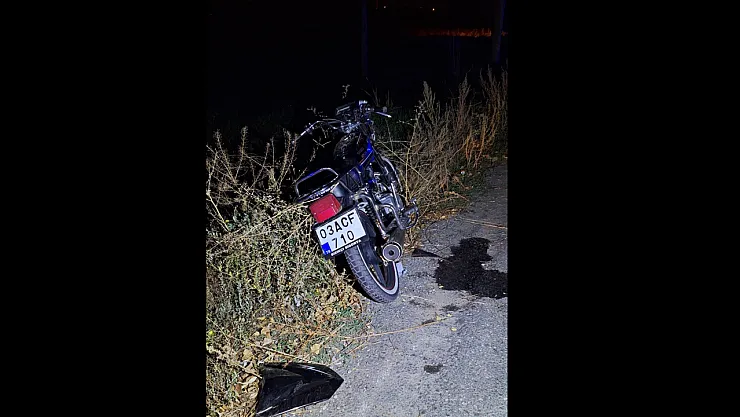 Elektrikli Bisiklet İle Motosiklet Çarpıştı, 3 Kişi Yaralandı