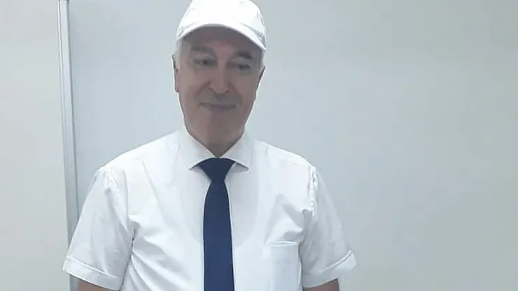 Emektar Öğretmene Duygusal Hediye