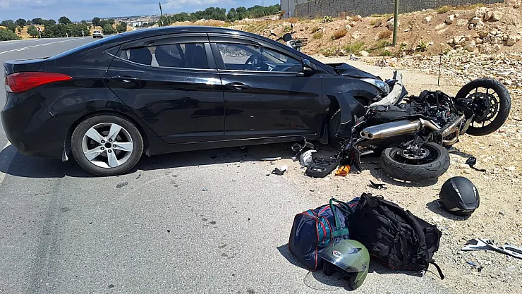 Emet'te Otomobille Motosiklet Çarpıştı: 1 Yaralı