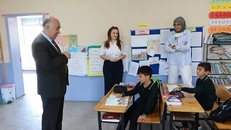 Emirdağ İlçe Milli Eğitim Müdürü, Köy Okullarını Ziyaret Etti