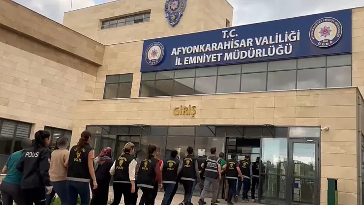 Emniyet, 12 Kişiyi Fuhuş Bataklığından Kurtardı