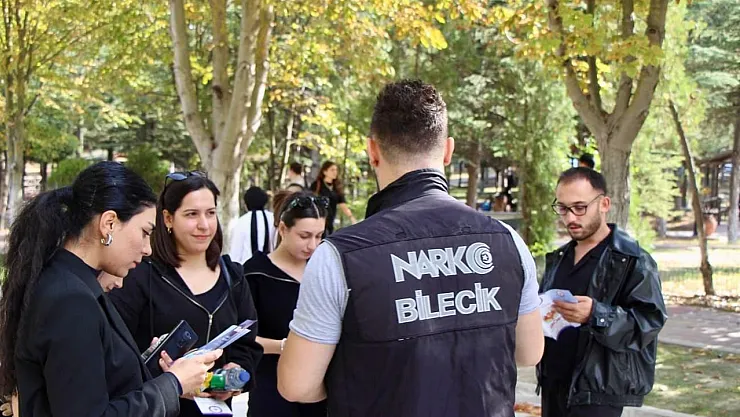 Emniyet Ekipleri Gençleri Bilinçlendiriyor