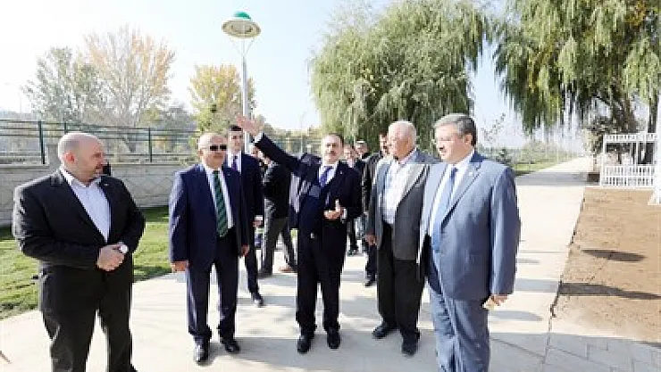 Eroğlu'ndan adını taşıyan parka tam not