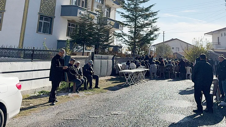 Eşi Ve Çocuklarının Yanında Toprağa Verilecek