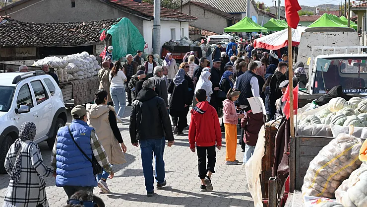 Eskişehir'de 3. Kızılinler Bal Kabağı Panayırı Büyük Coşkuyla Gerçekleştirildi