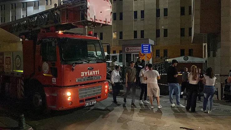 Eskişehir'de Belediye Binasında Yangın Paniği