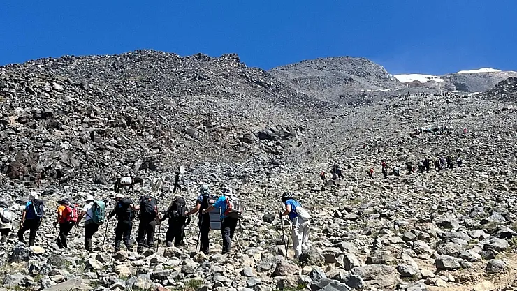 Eskişehirli 4 Dağcı Ağrı Dağı'nın Zirvesine Tırmandı