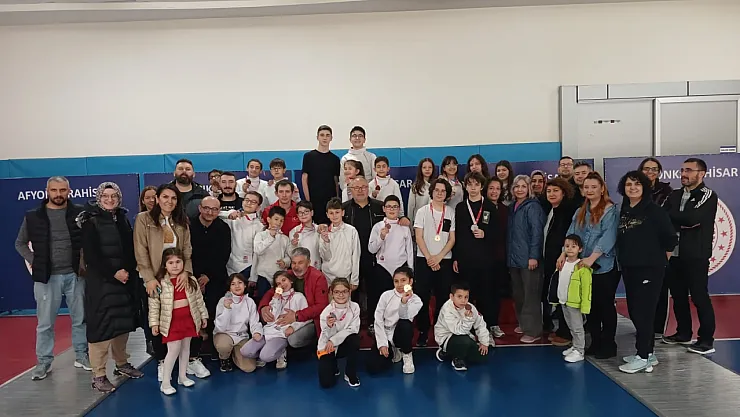 Eskrimde Afyonkarahisar'ı Temsil Edecekler