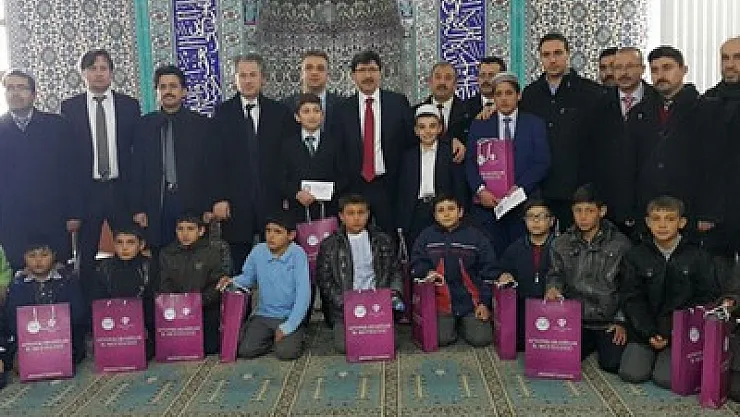 Ezan'ı en iyi okumak için yarıştılar