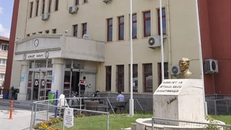 FETÖ'de 3 ceza, 3 beraat daha