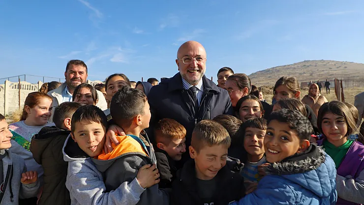 Fidan Dikim Töreni'nde Başkan Şahin'e Büyük İlgi