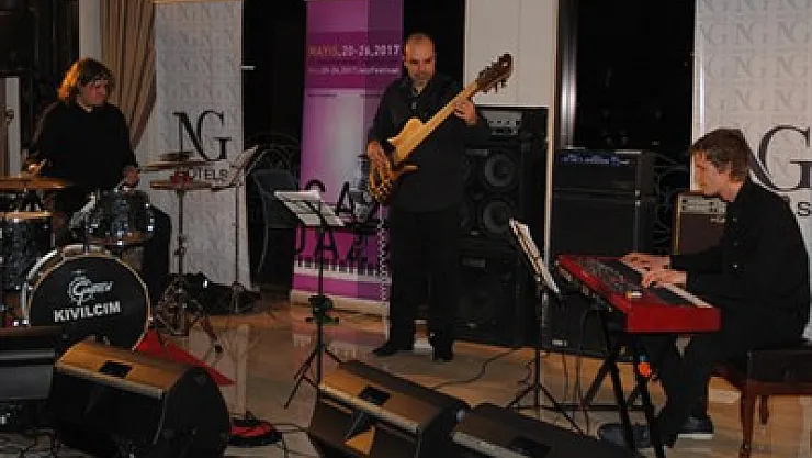 Fıjam Jazz Trio beğenildi – Kocatepe Gazetesi