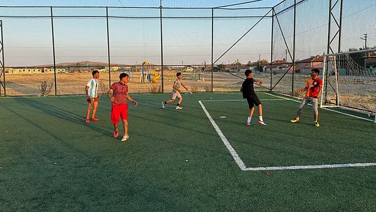 Futbol Coşkusu Mahmudiye'de Hız Kesmiyor