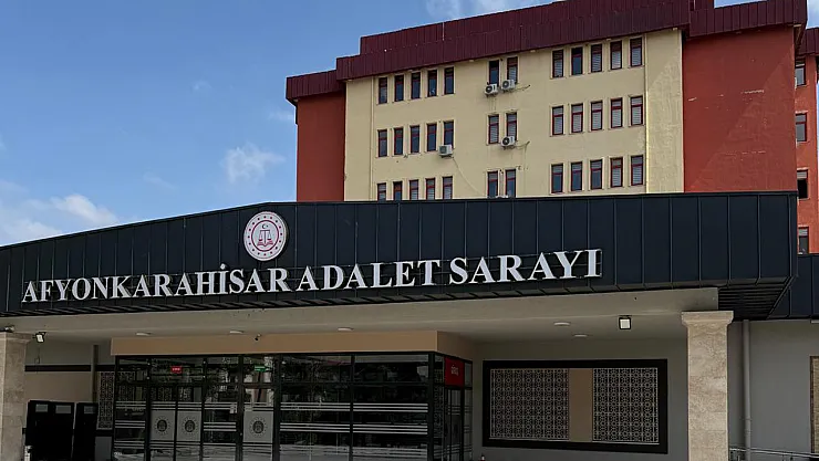 Gazeteciler İfade Veriyor. Suçlama: Yanıltıcı Bilgiyi Yayma, Hakaret ve İftira