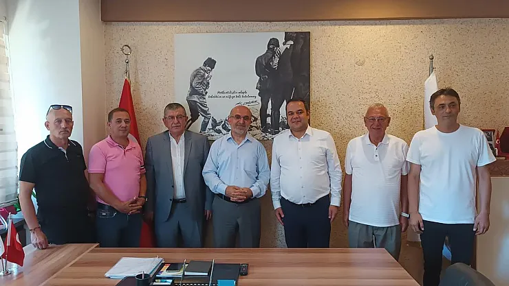 'Gazeteciler Önemli Bir Görevi İfa Ediyor'