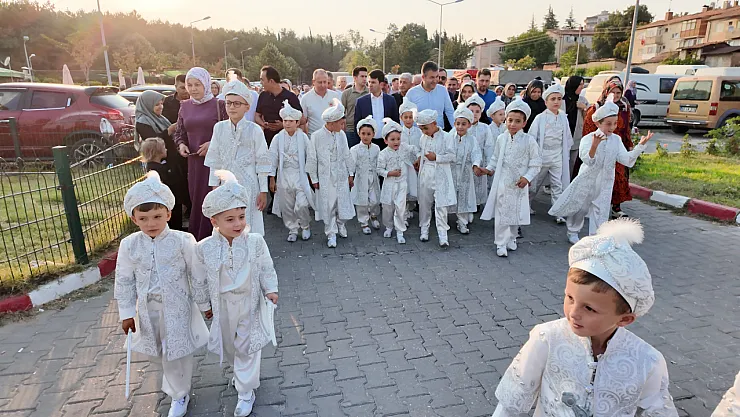 Gediz'de 20 Çocuk Sünnet Ettirildi