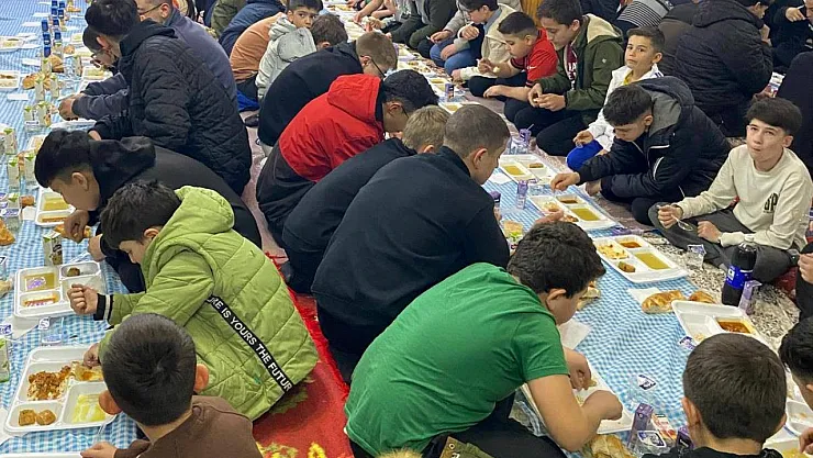 Geleneksel Çocuk İftarı Düzenlendi