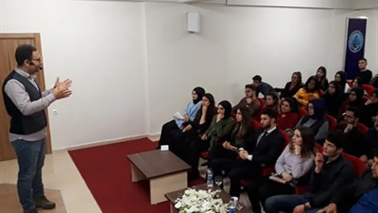 Gelişim ve İletişim Zirvesi'ne yoğun ilgi