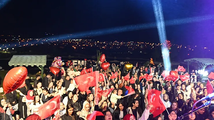 Gençler, 19 Mayıs Gençlik Festivalinde Eğlendi