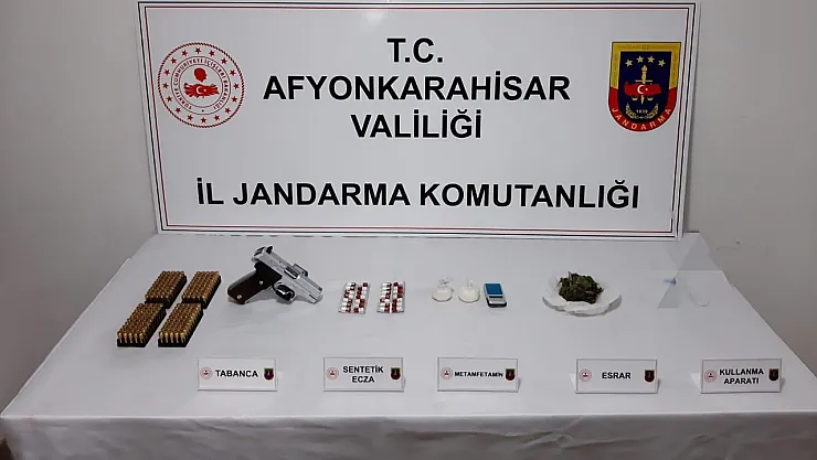 Gençleri Zehirleyecekti, Jandarma Yakaladı