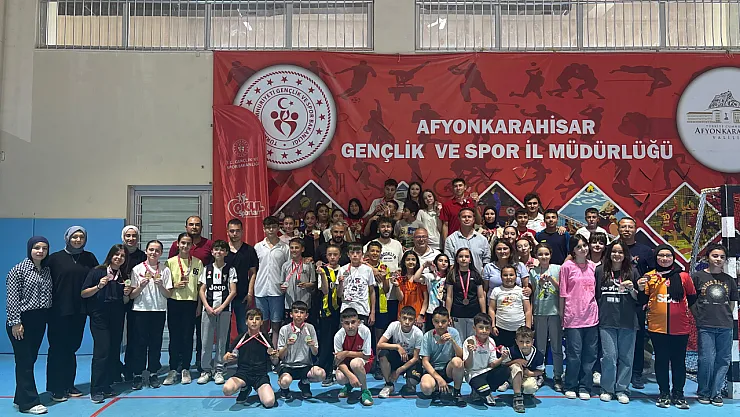 Gençlik, Badminton Müsabakasında Buluştu