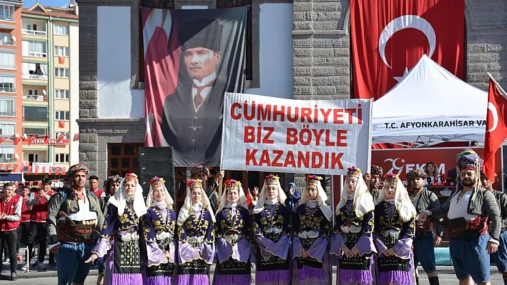 'Gençlik, Cumhuriyet Kazanımlarını Nice Yüzyıllar Sürdürecek'
