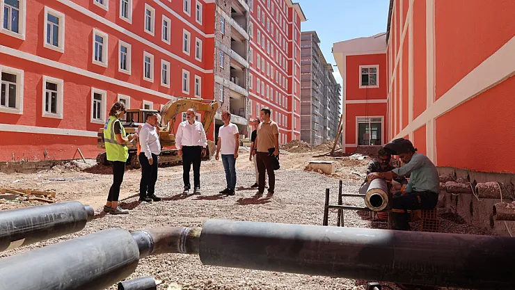 Genel Müdür Şahin, Bilecik'te Bitmeyen KYK Yurdunda İncelemelerde Bulundu