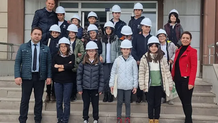 Girne Koleji öğrencileri  Katı Atık Bertaraf Tesisi’nde  incelemede bulundular