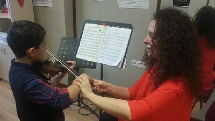 Göküstün, AKÜ’nün misafiri oldu – Kocatepe Gazetesi