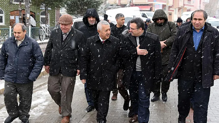 'Gönülden çalışıyor, gönüller yapıyoruz'