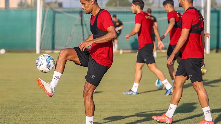 Göztepe'nin, Afyonkarahisar kampı devam ediyor